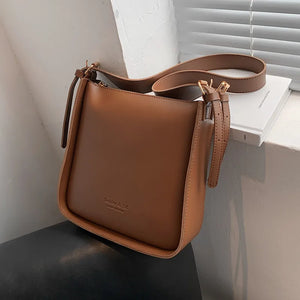 Vintage Wide Strap Bucket Crossbody Shoulder Bags Autumn Large Capacity