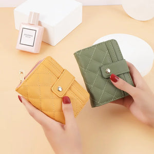 Women's Short Wallet with Zipper and Card Slots