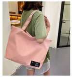 Women's Large Capacity Shoulder Bag for Fitness and Travel