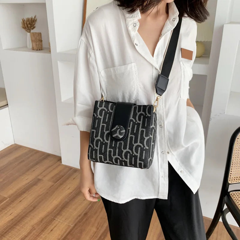 Women Messenger Bags Leather Casual Tassel Handbags Big Size Tote Shoulder Bag
