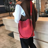 Women Solid Pattern Shoulder Bag Capacious Handbag Retro Shopping Bags