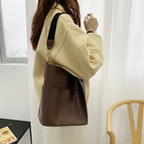 Women's Crocodile Pattern Leather One-Shoulder Big Bag