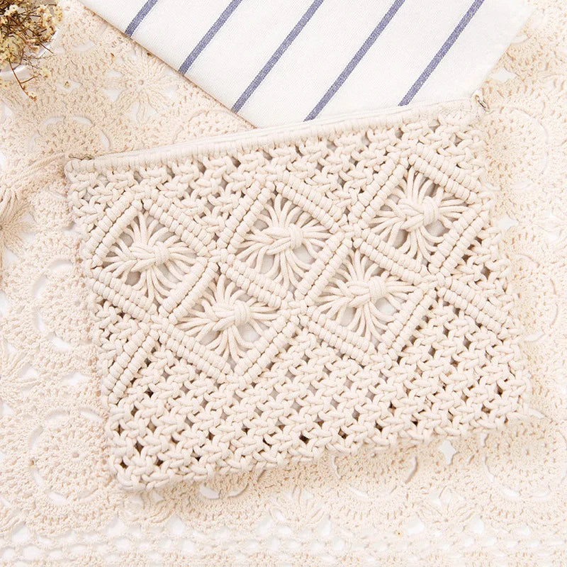 Bohemian Style Straw Woven Clutches Bags with Tassel Causal Handbag