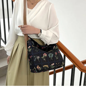 Embroidered Retro Nylon Shoulder Bag Large Capacity