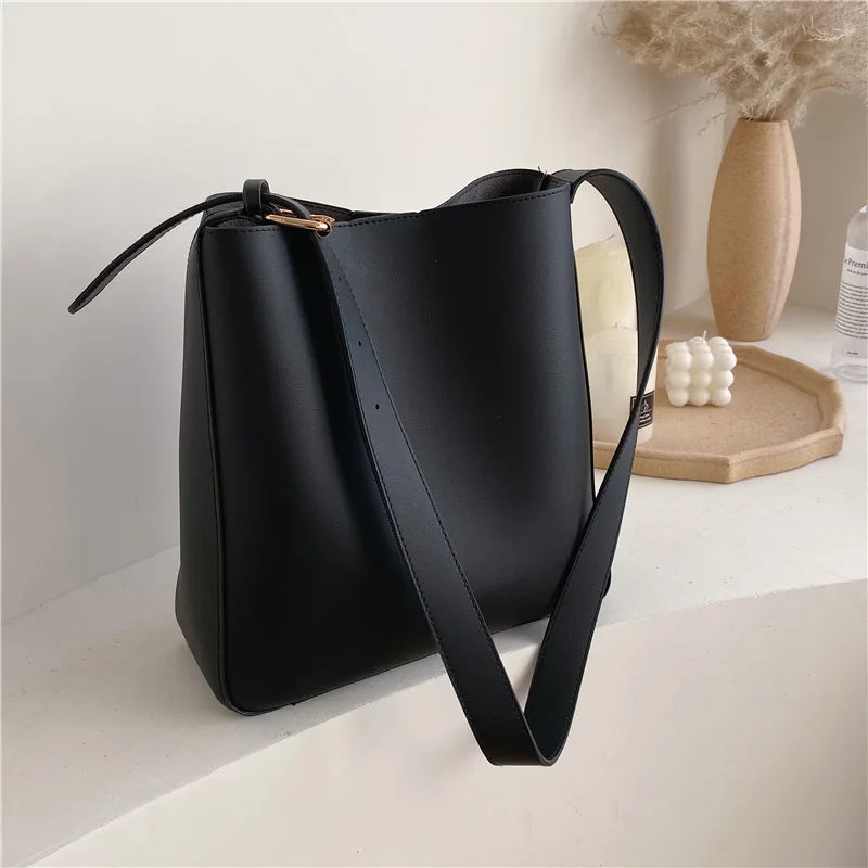 Women's Large Capacity PU Leather Shoulder Bag Bucket Leisure Travel Handbags