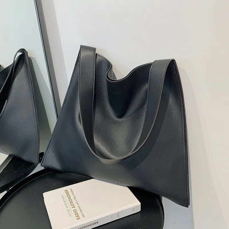 Women's Retro One Shoulder Bag PU Leater Casual Large Capacity Tote Bags