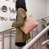 Women's Personalized Shoulder Bag for Summer Shopping