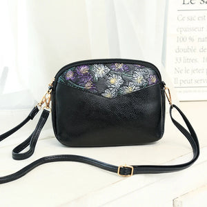 Retro Shoulder Bag Multi-layer Diagonal Large Capacity Messenger Female Bag