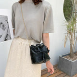 Chic Women's Crossbody Bag for Daily Use