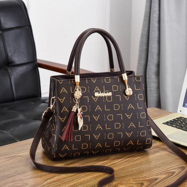 Large-capacity Letter Shoulder Bag for Women
