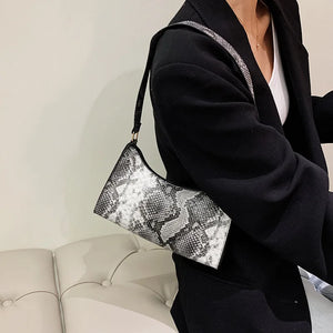 Serpentine Underarm Bag Lady Handbag for Party