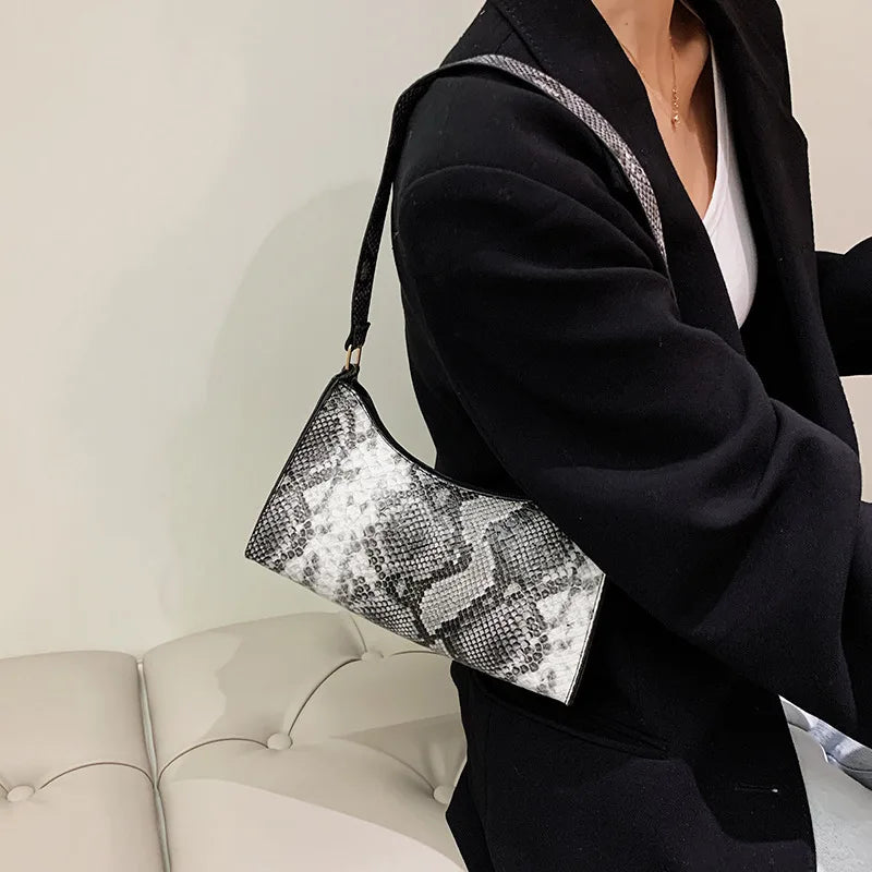 Serpentine Underarm Bag Lady Handbag for Party